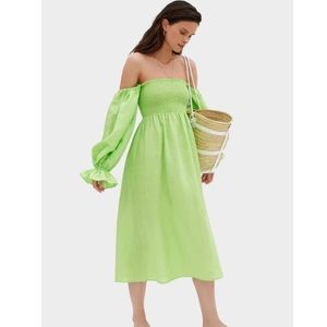 Like New! Daily Sleeper Atlanta dress in Lime Green